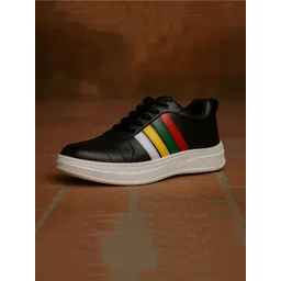 HikBi Men Colourblocked Sneakers