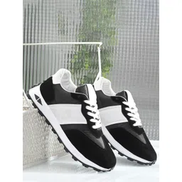 glitchez Men Colourblocked Sneakers