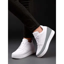 Bxxy Men Colourblocked Lightweight High-Top Sneakers