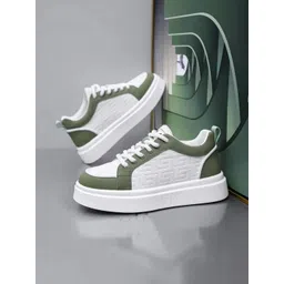 Corsac Men Textured Sneakers