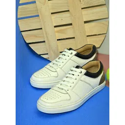 The Roadster Lifestyle Co Men Lightweight Casual Sneakers