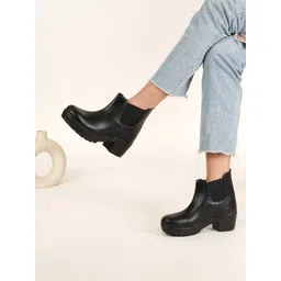 PLANET WALK Women Textured Casual Block Chelsea Boots