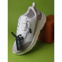 glitchez Men Textured Sneakers