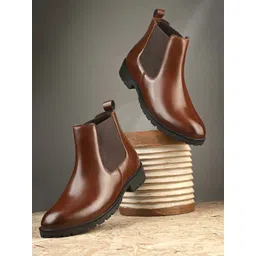 BUCIK Round-Toe Chelsea Boots