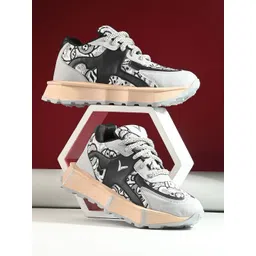 Vellinto Men Printed Sneakers