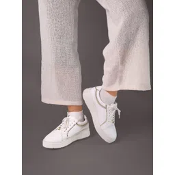 Monrow Round Toe Lace Up Sneakers