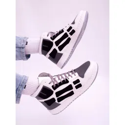 Big Fox Men Grey Colourblocked Sneakers