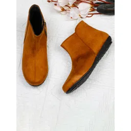 Ishransh Women Round Toe Mid-Top Latest Trendy Flat Zipper Chelsea Boots