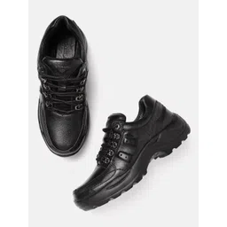 Woodland Men Round Toe Leather Sneakers