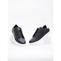 The Roadster Lifestyle Co. Men Round Toe Sneakers