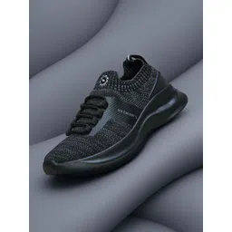 NEEMANS Men Textured Sneakers