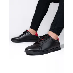 The Roadster Lifestyle Co. Men Black Round Toe Comfort Insole Lightweight Sneakers