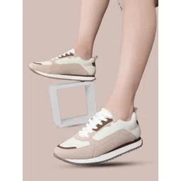 HRX by Hrithik Roshan Women Colourblocked Round Toe Lightweight Sneakers