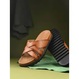 Overdrive Men Colourblocked Leather Slip-On Sneakers