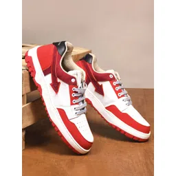 CLOG LONDON Men Colourblocked Sneakers