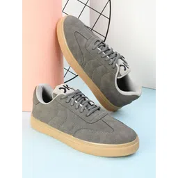 Killer Men Perforations Sneakers
