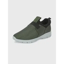 Roadster Men Sneakers