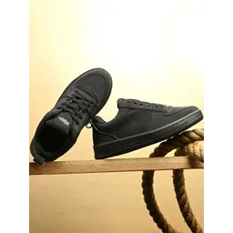 Roadster Men Black Round Toe Solid Comfort Insole Synthetic Lace-Ups Casual Sneaker