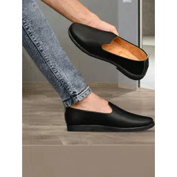 Groofer Men Synthetic Leather Slip-On Sneakers