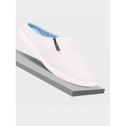 FAUSTO Men White Solid Slip-On Sneakers