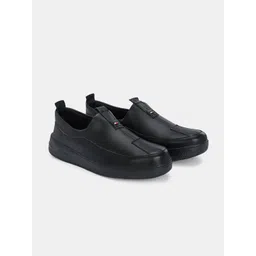 LeatherKraft Men Low-Top Slip-On Sneakers
