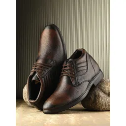 BUCIK Men BCK10411Textured Regular Boots