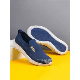 Campus Men's Blue Walking Shoes