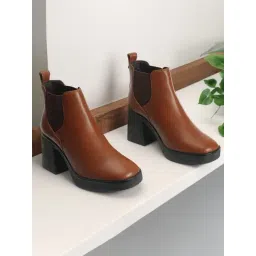 Elle Women's Tan Chelsea Boots