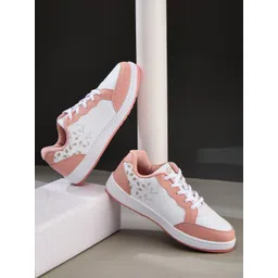 Campus Women Colourblocked Lace-Ups Sneakers