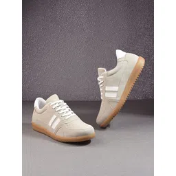 The Roadster Lifestyle Co Men Textured Sneakers