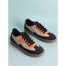 THE WHITE POLE Men Round Toe Lightweight Memory Foam Sneakers