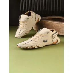 Corsac Men Printed Sneakers