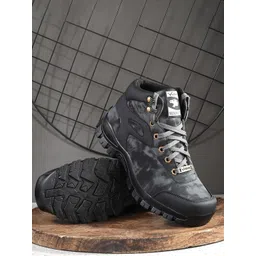 Vellinto Ventra Men Round Toe Casual Boots