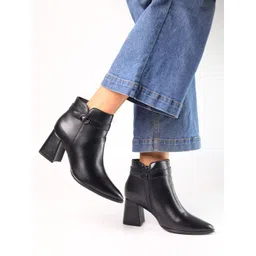 Monrow Women Black Solid Block Heeled Boots With Buckles