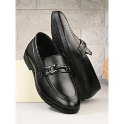 PROPRIDE Men Colourblocked Patent Leather Sneakers