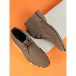 Metro Men Leather Round Toe Mid-Top Lace-Ups Desert Boots