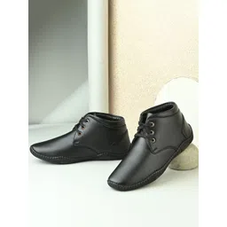 Vellinto Men Mid-Ankle Regular Boots