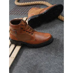 ARIWA Men Textured Casual Regular Boots