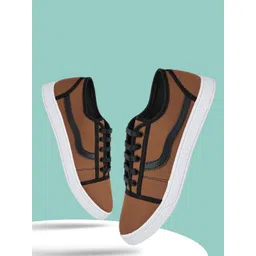 Spotwalk Men Striped Sneakers