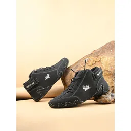 Corsac Men Casual Sneakers