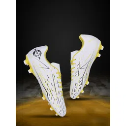 NIVIA Men Spear Studs Football Shoes