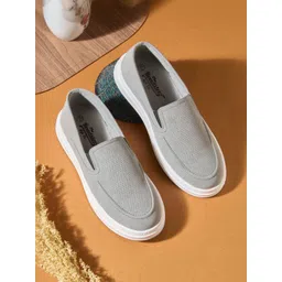 The Roadster Lifestyle Co.Men Perforations Round Toe Sneakers Shoes