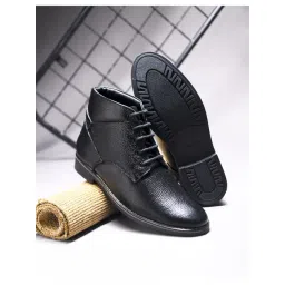 Clog London Men's Black Derby Boots