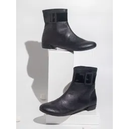 Inc 5 Women Black Solid Heeled Boots