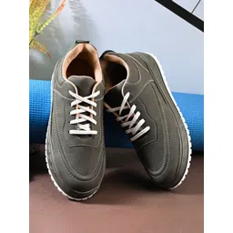 The Roadster Lifestyle Co. Men Round Toe Lace Up Sneakers