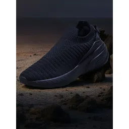 NEEMANS Men Woven Design Slip-On Sneakers