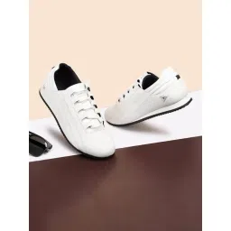 Louis Stitch Men's Canadian White Casual Sneakers