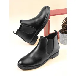 The Roadster Lifestyle Co Men Slip-On Chelsea Boots