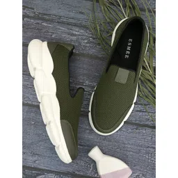 ESMEE Men Solid Round Toe Sneakers