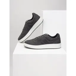 Levis Men PU Sneakers
